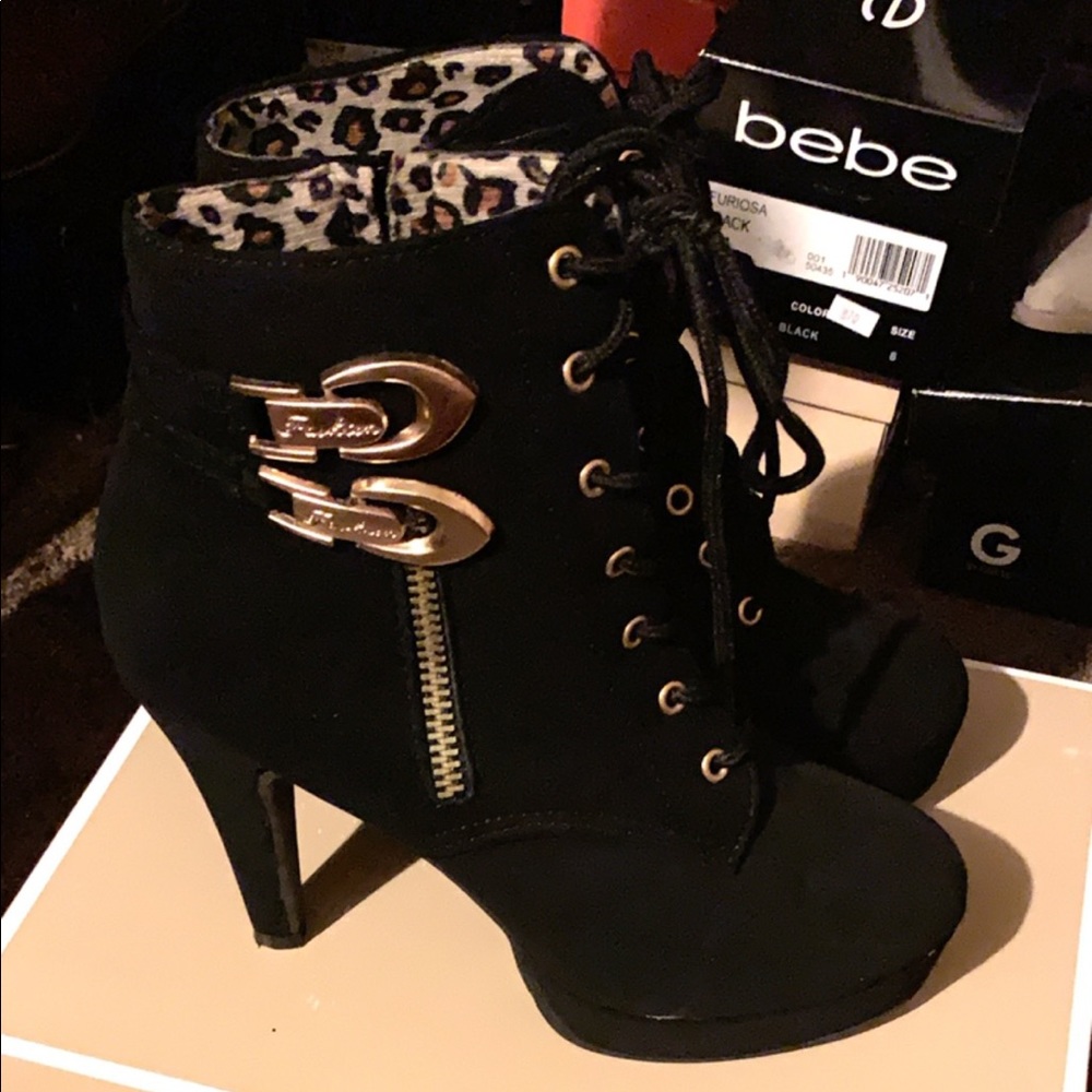 Boots. 🖤